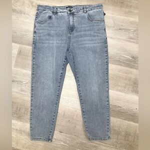 Universal Standard Light Wash Jeans - Size 18
